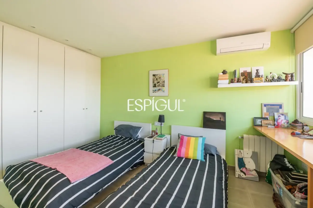 Villa con piscina y vistas al mar en Sitges