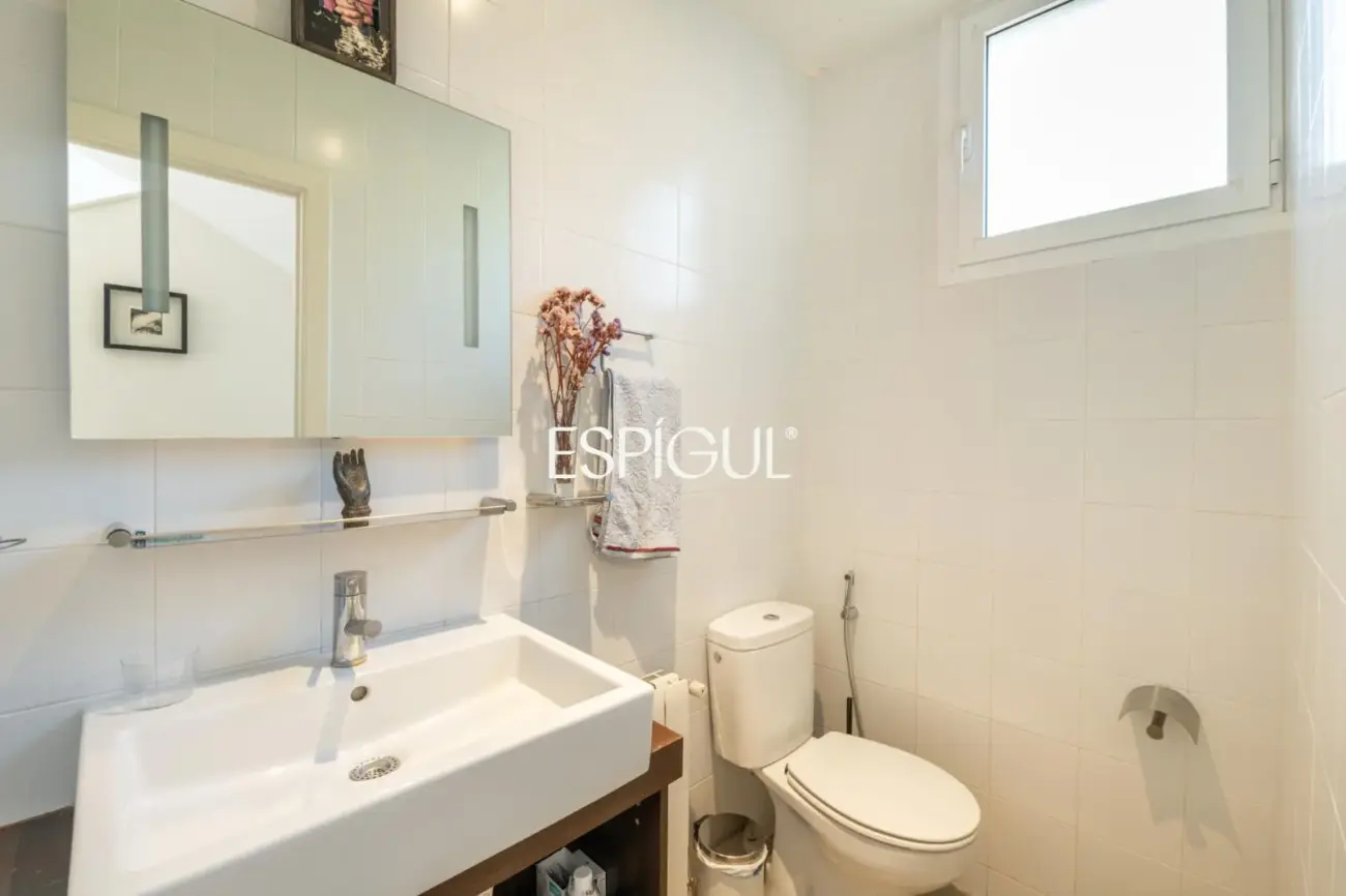 Villa con piscina y vistas al mar en Sitges