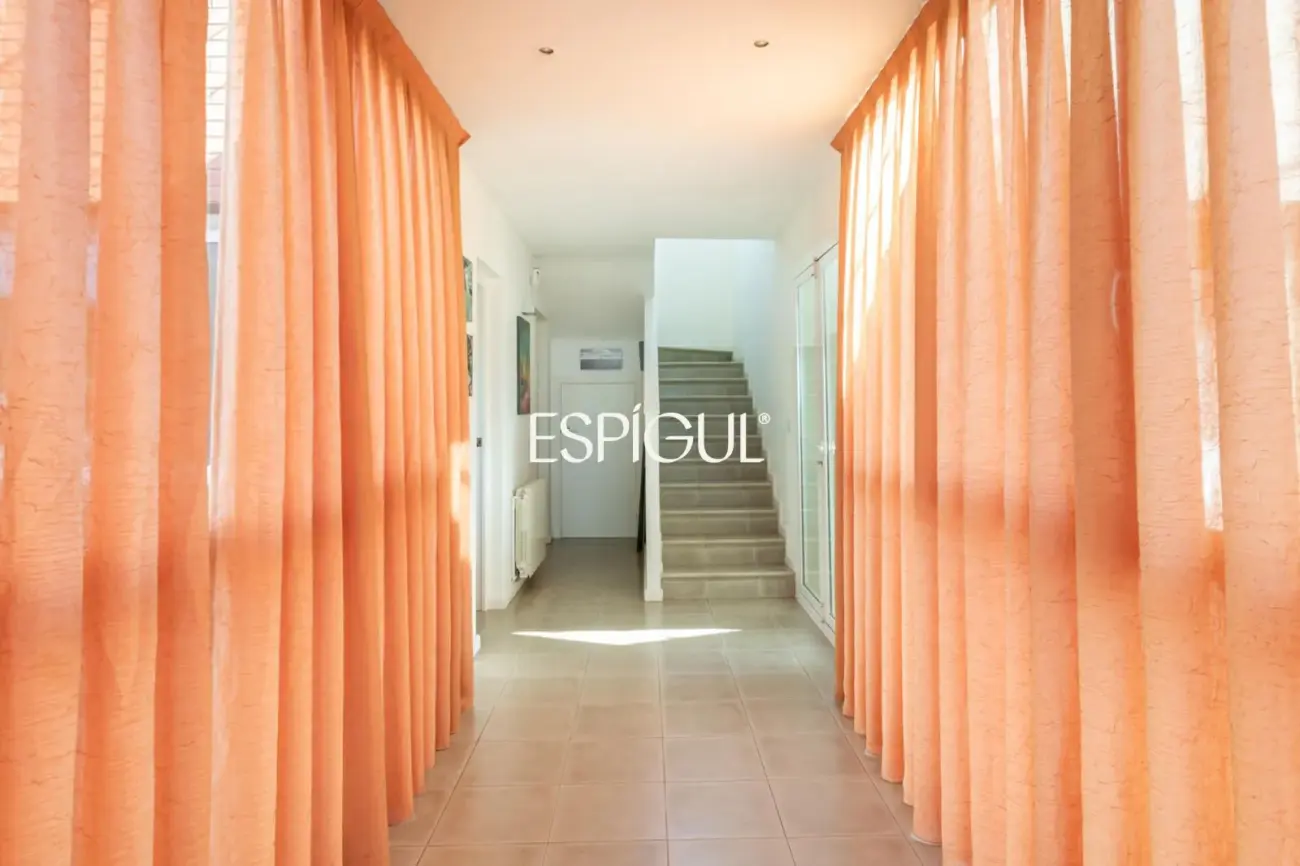 Villa con piscina y vistas al mar en Sitges