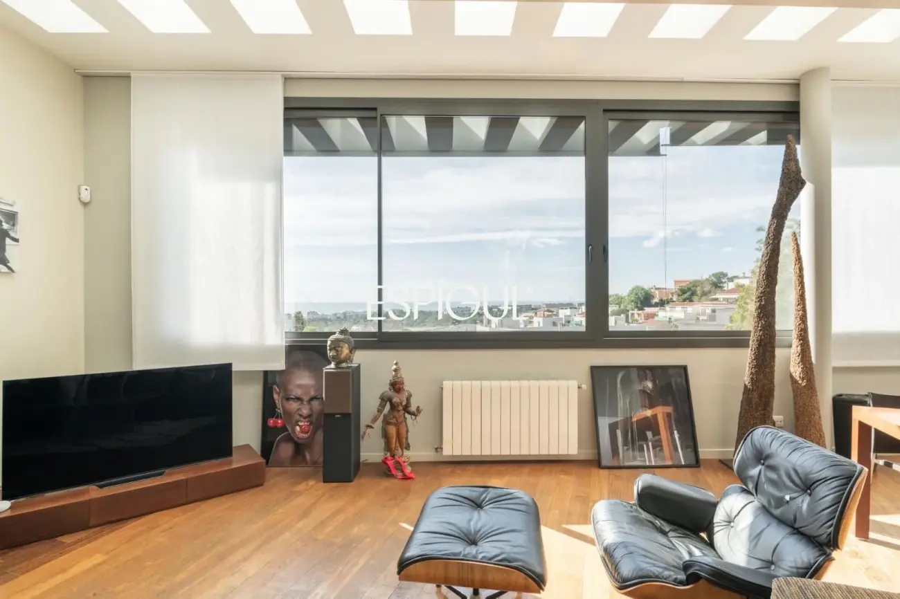 Villa con piscina y vistas al mar en Sitges