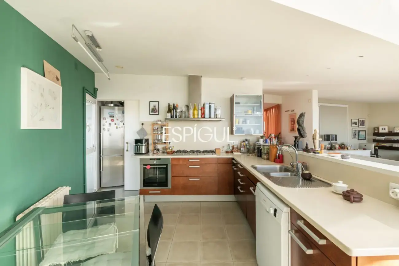 Villa con piscina y vistas al mar en Sitges