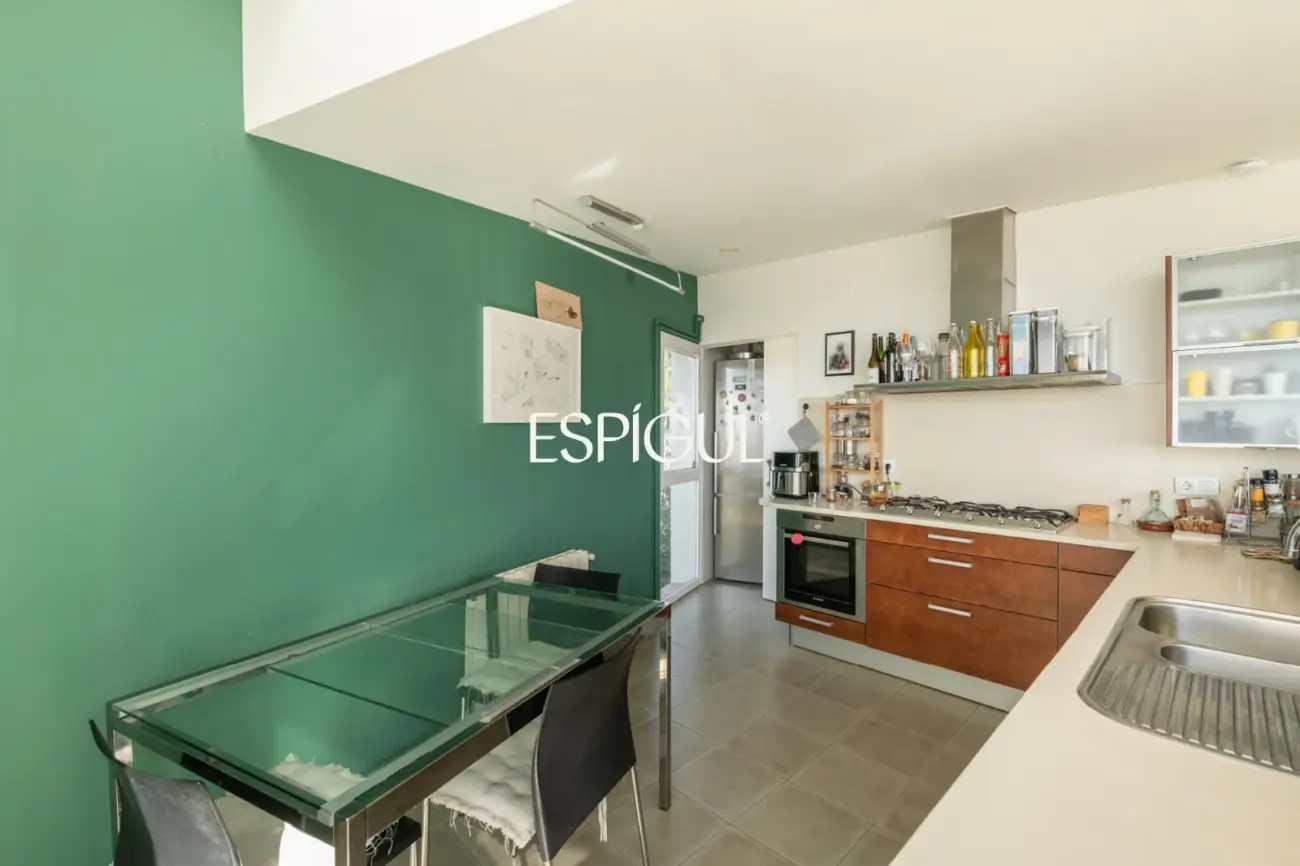 Villa con piscina y vistas al mar en Sitges