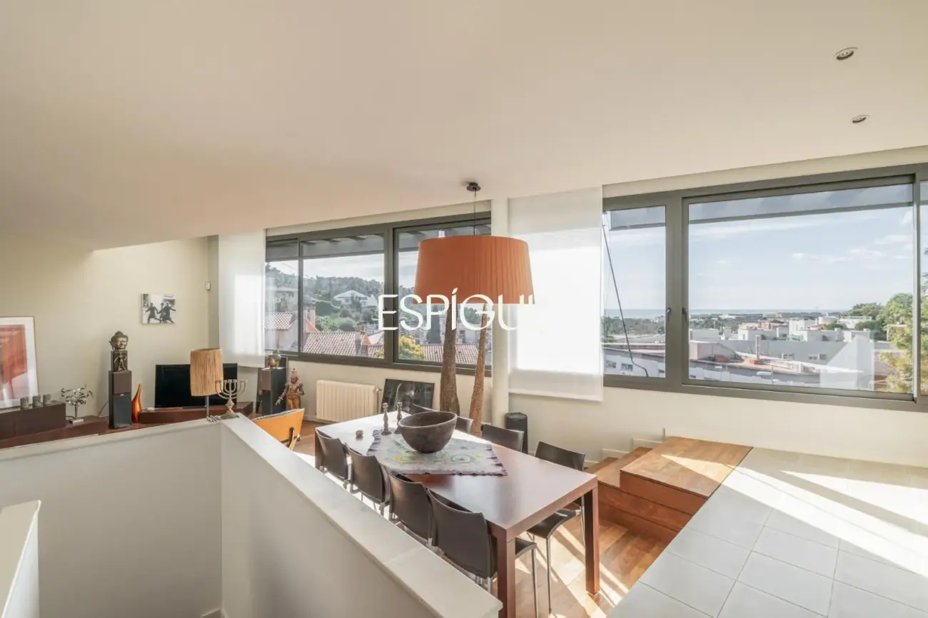Villa con piscina y vistas al mar en Sitges